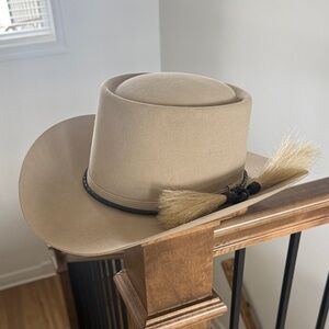 Tan stallion 4X cowboy hat